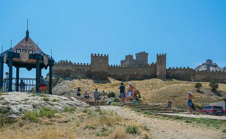 genoese fortress in sudak 02